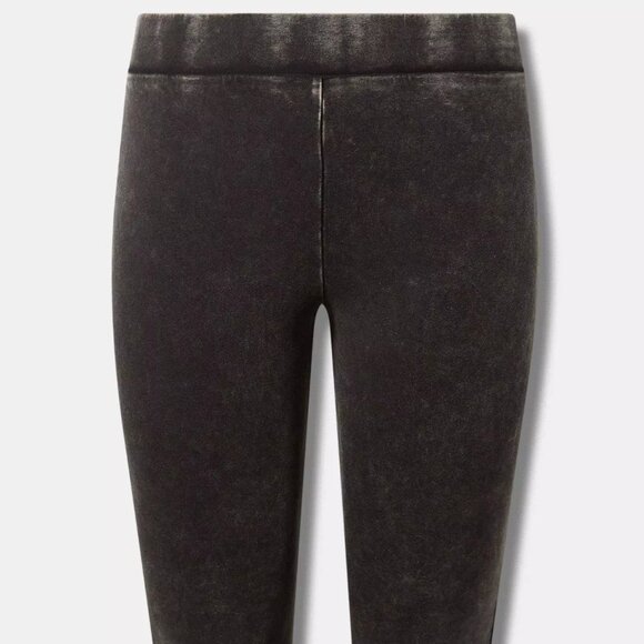 ❤️NWT VINTAGE TORRID CAPRI LEGGING - HIGH WAIST - WIDE WAISTBAND, BLACK WASH 4X - Picture 3 of 8